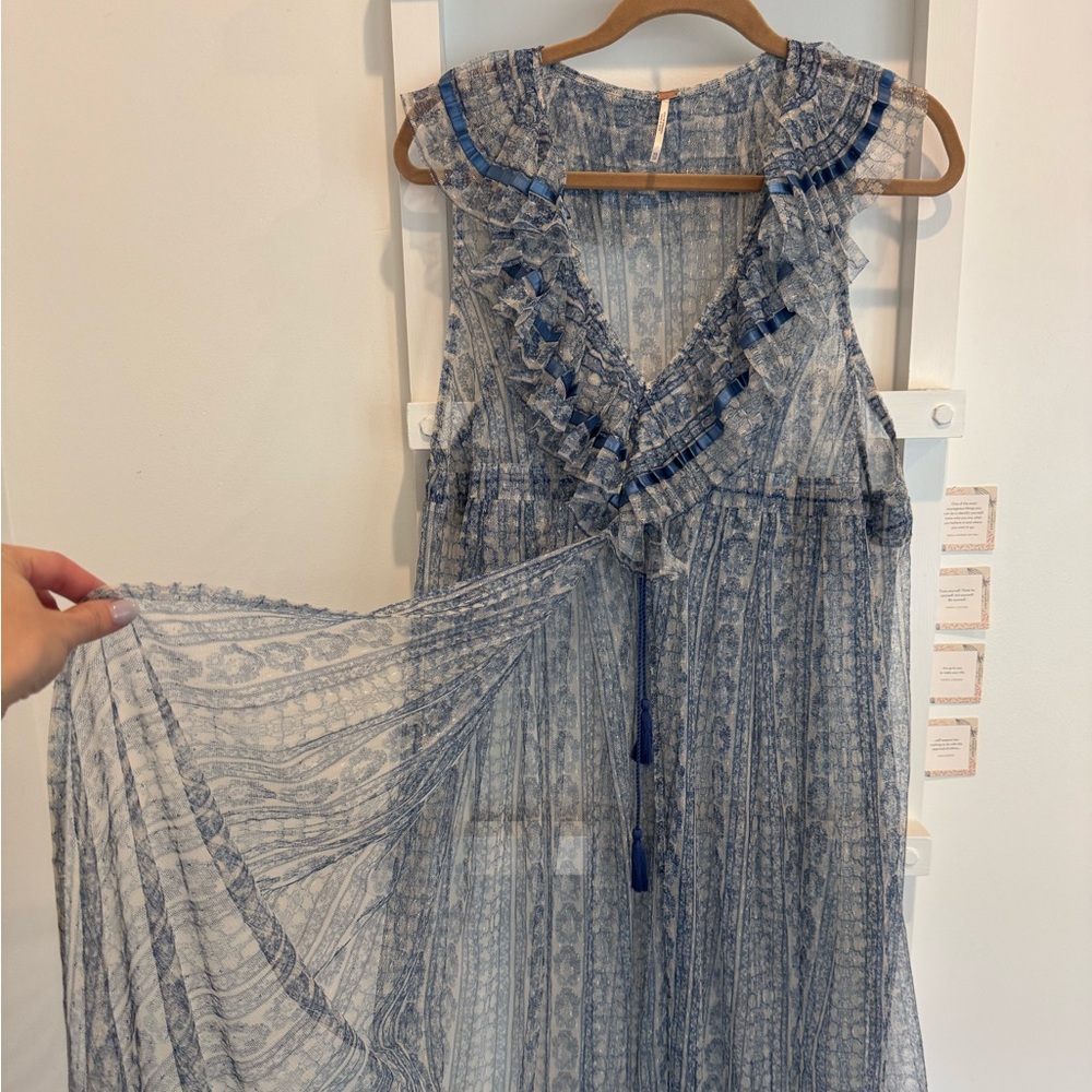 Free People layering Shawl / Top